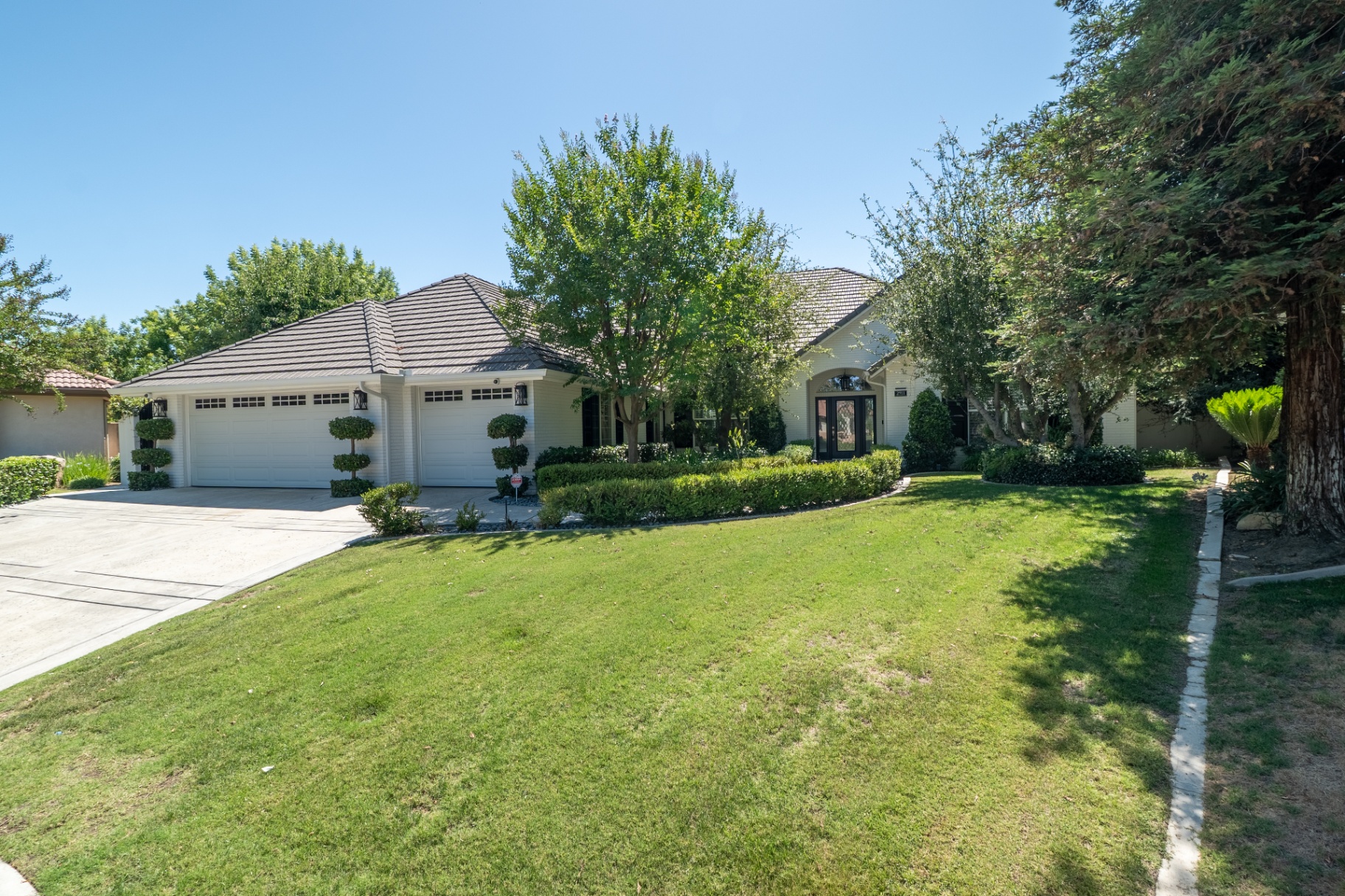 2911 Ragland Ct — 31-front-elevation-wide.jpg