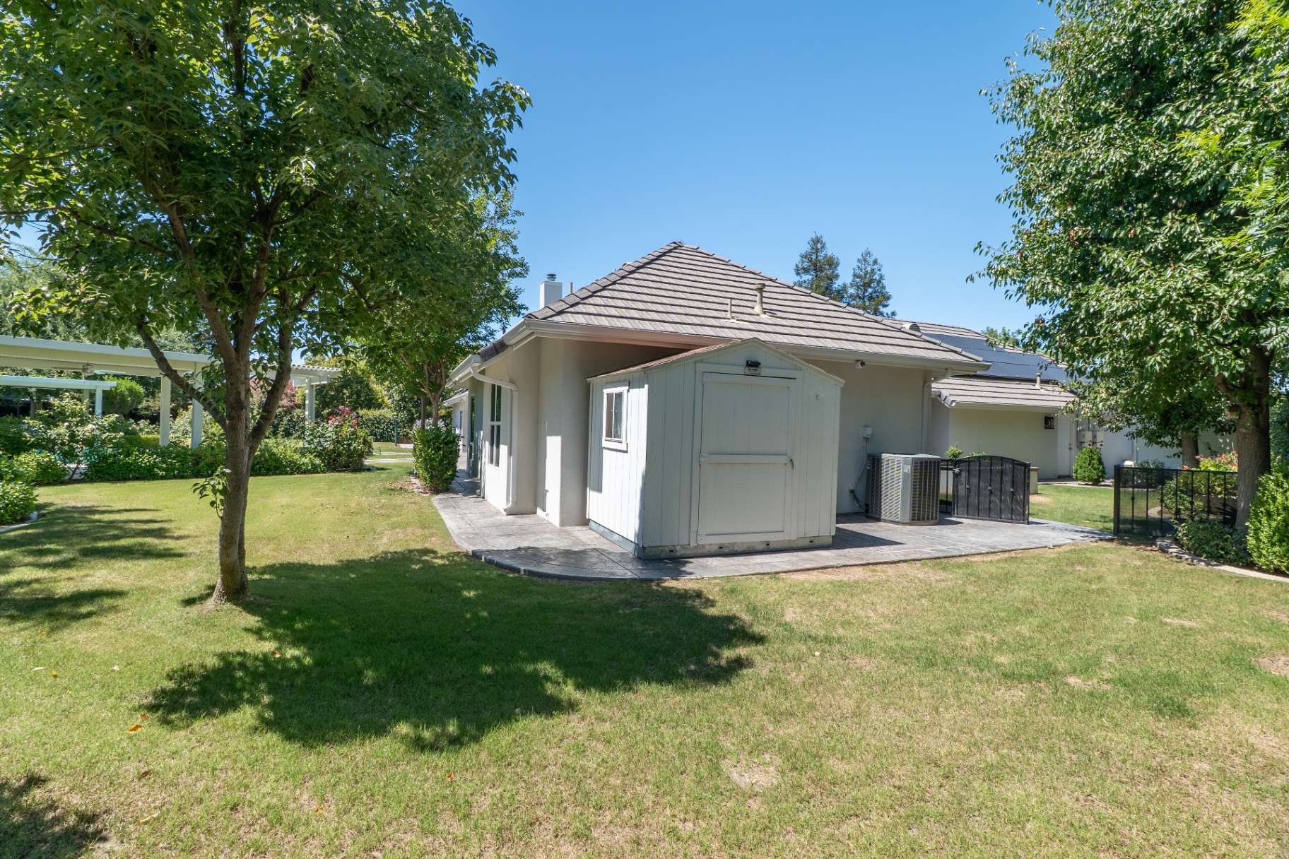 2911 Ragland Ct — 16-backyard-shed.jpg
